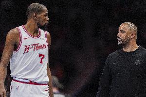 名记：雄鹿错过了交易字母最好的窗口 但文班崛起重塑了他的市场